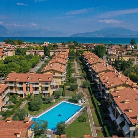 Ferienwohnung Discovery Flat With Pool & Bikes Sirmione Exterior foto