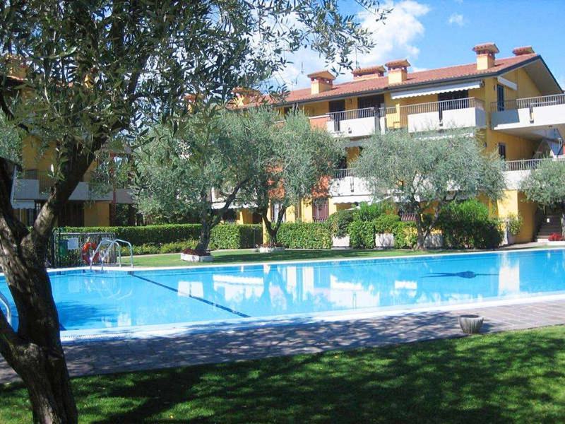 Ferienwohnung Discovery Flat With Pool & Bikes Sirmione Exterior foto