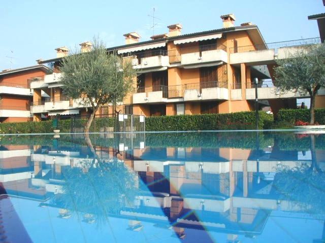 Ferienwohnung Discovery Flat With Pool & Bikes Sirmione Exterior foto