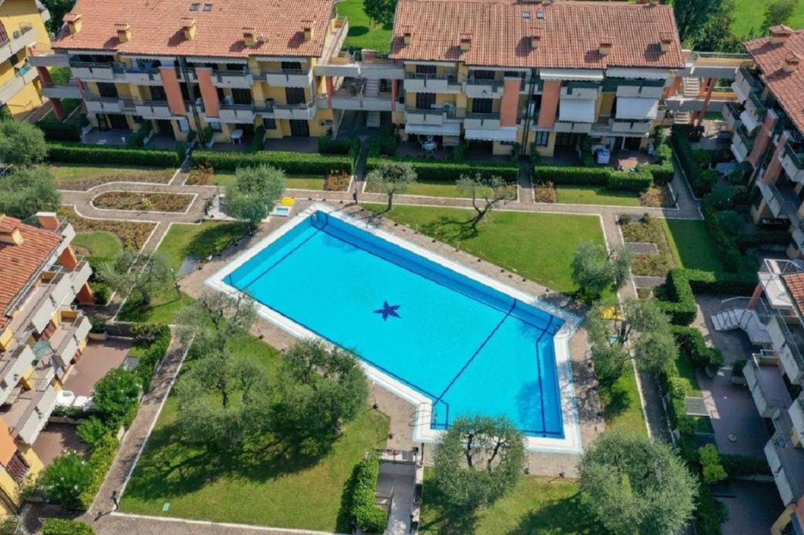 Ferienwohnung Discovery Flat With Pool & Bikes Sirmione Exterior foto
