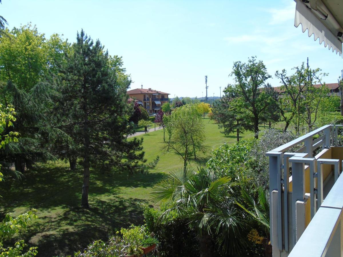 Ferienwohnung Discovery Flat With Pool & Bikes Sirmione Exterior foto