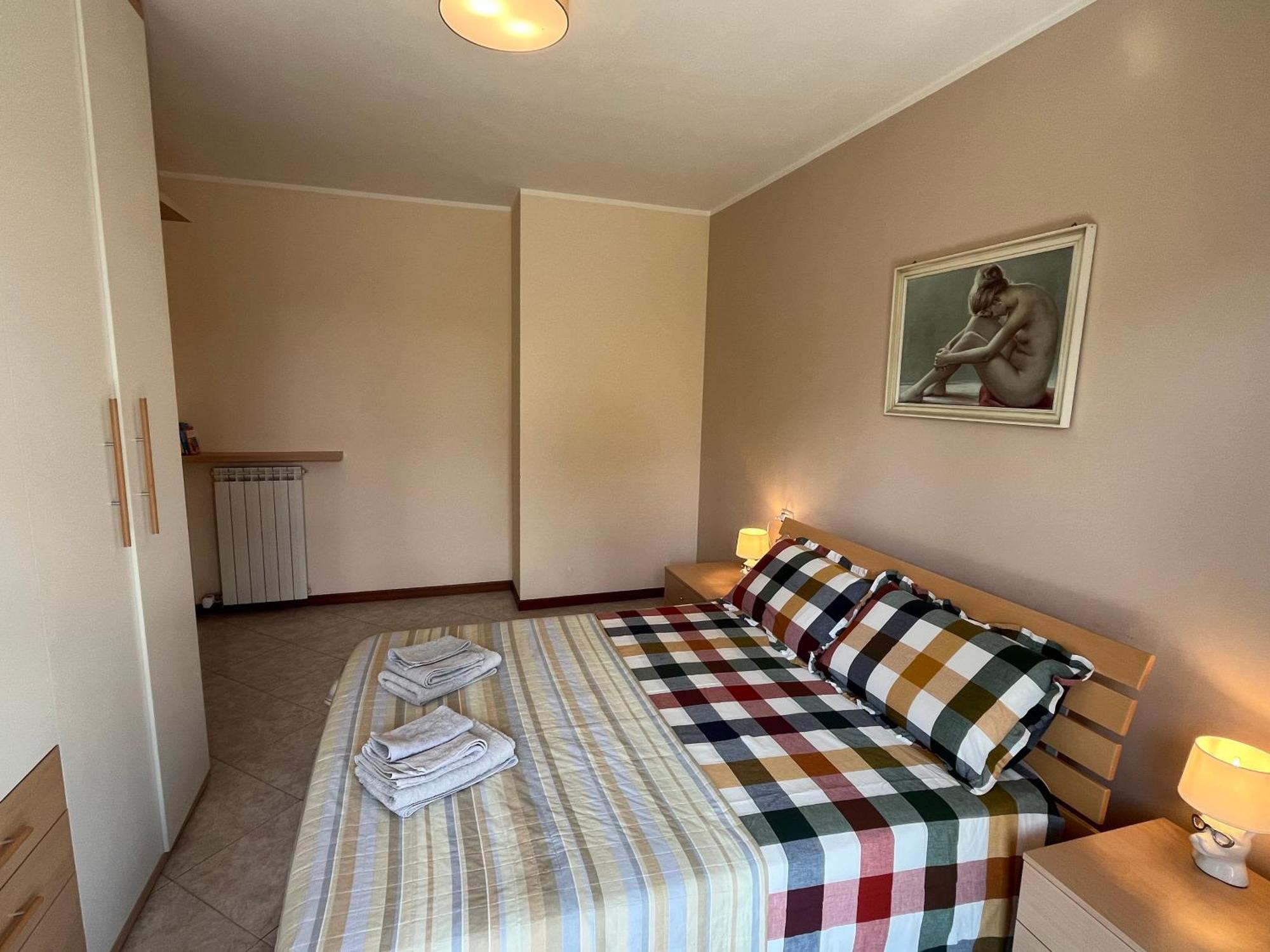 Ferienwohnung Discovery Flat With Pool & Bikes Sirmione Exterior foto